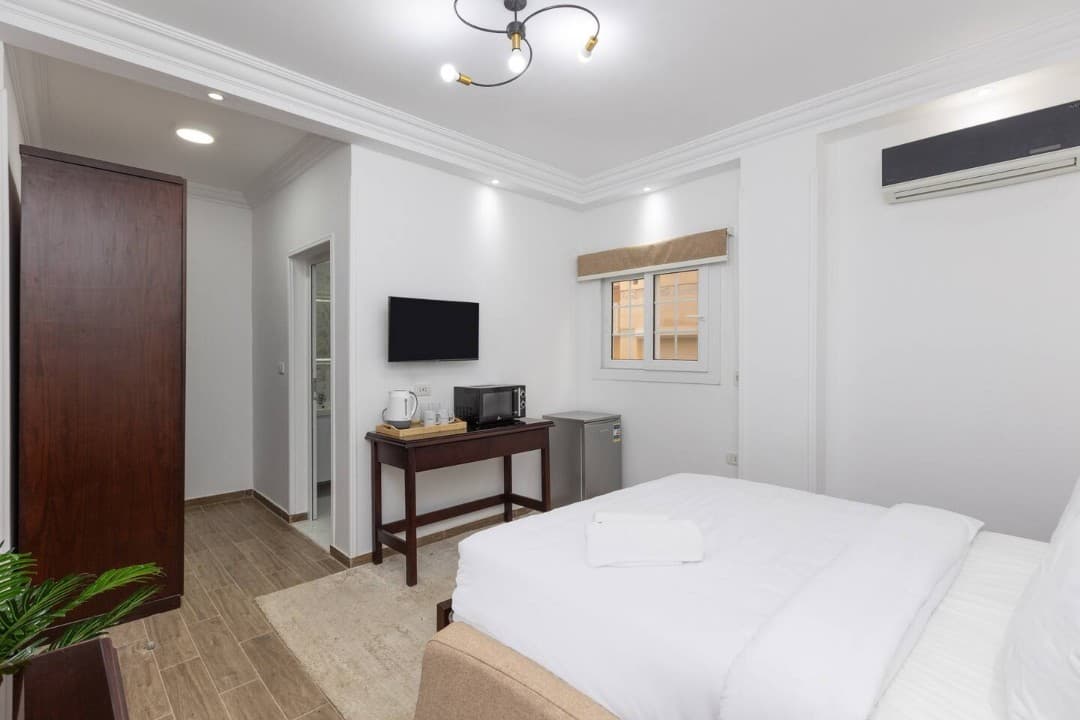 Serene 1BR Hideaway | Near AUC & Point 90