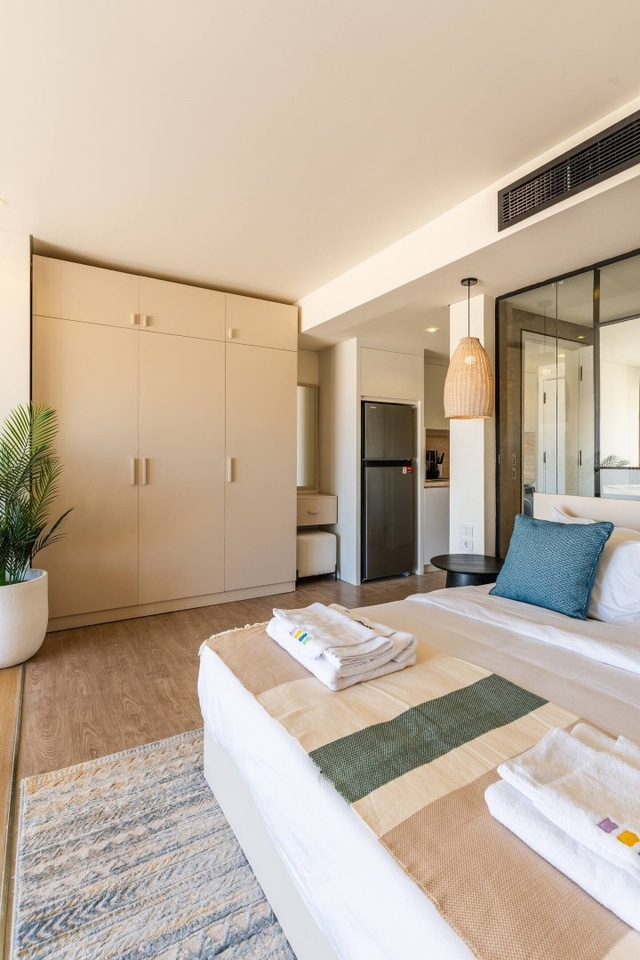 Cozy Beachfront Cabin at Mesca