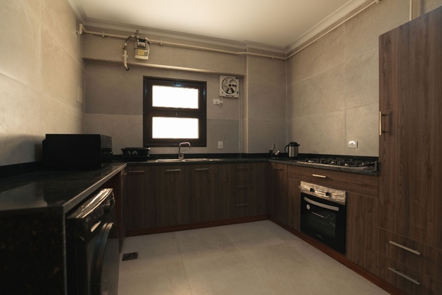 HomeAway Zayed – 3BR Apartment