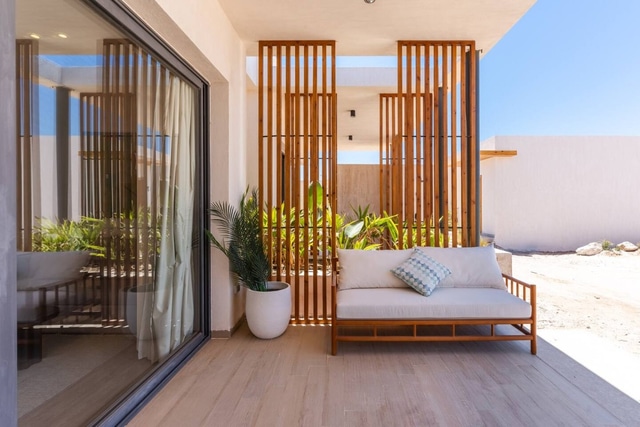 Cozy Beachfront Cabin at Mesca