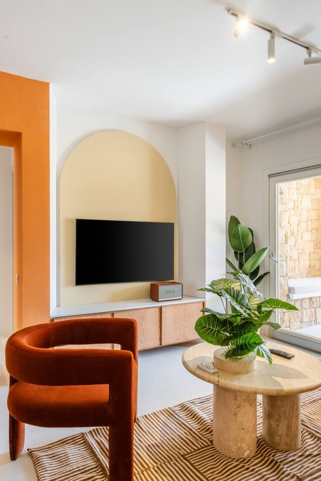 Tranquil Waterside Haven