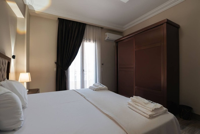 HomeAway Zayed – 3BR Apartment