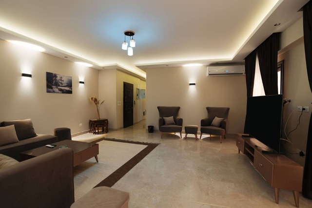 3BR Family Comfort near Arkan Plaza