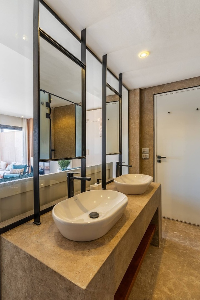 Cozy Beachfront Cabin at Mesca