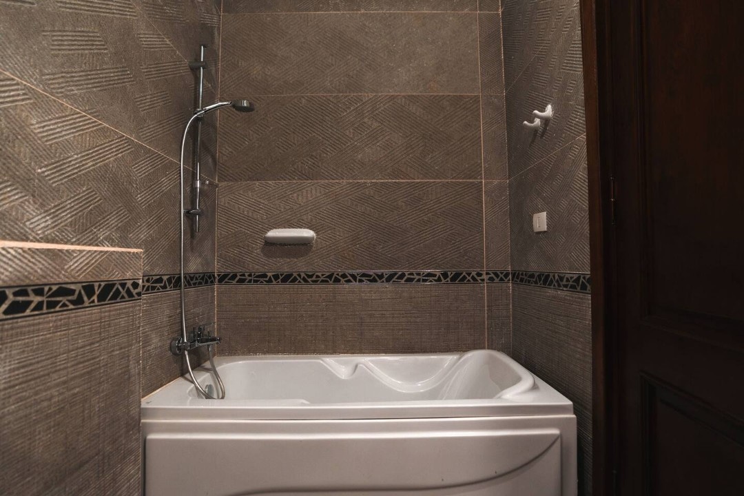 Bright 3BR Home Near Arkan Plaza