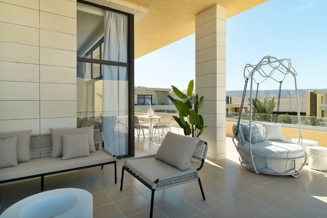 Spacious G-Cribs Penthouse | Expansive Terrace