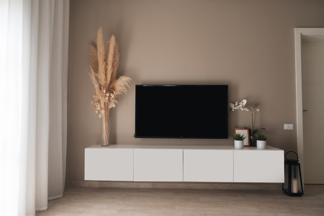 Spacious Lagoon View Villa At Joubal