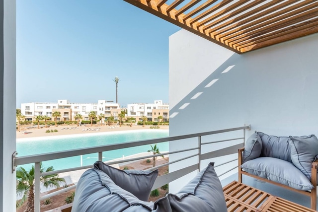 Luxurious Lagoon Serenity