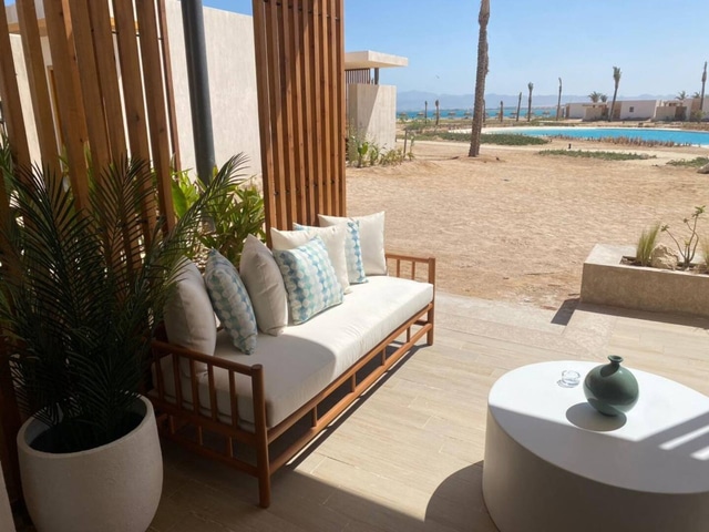 Cozy Beachfront Cabin at Mesca